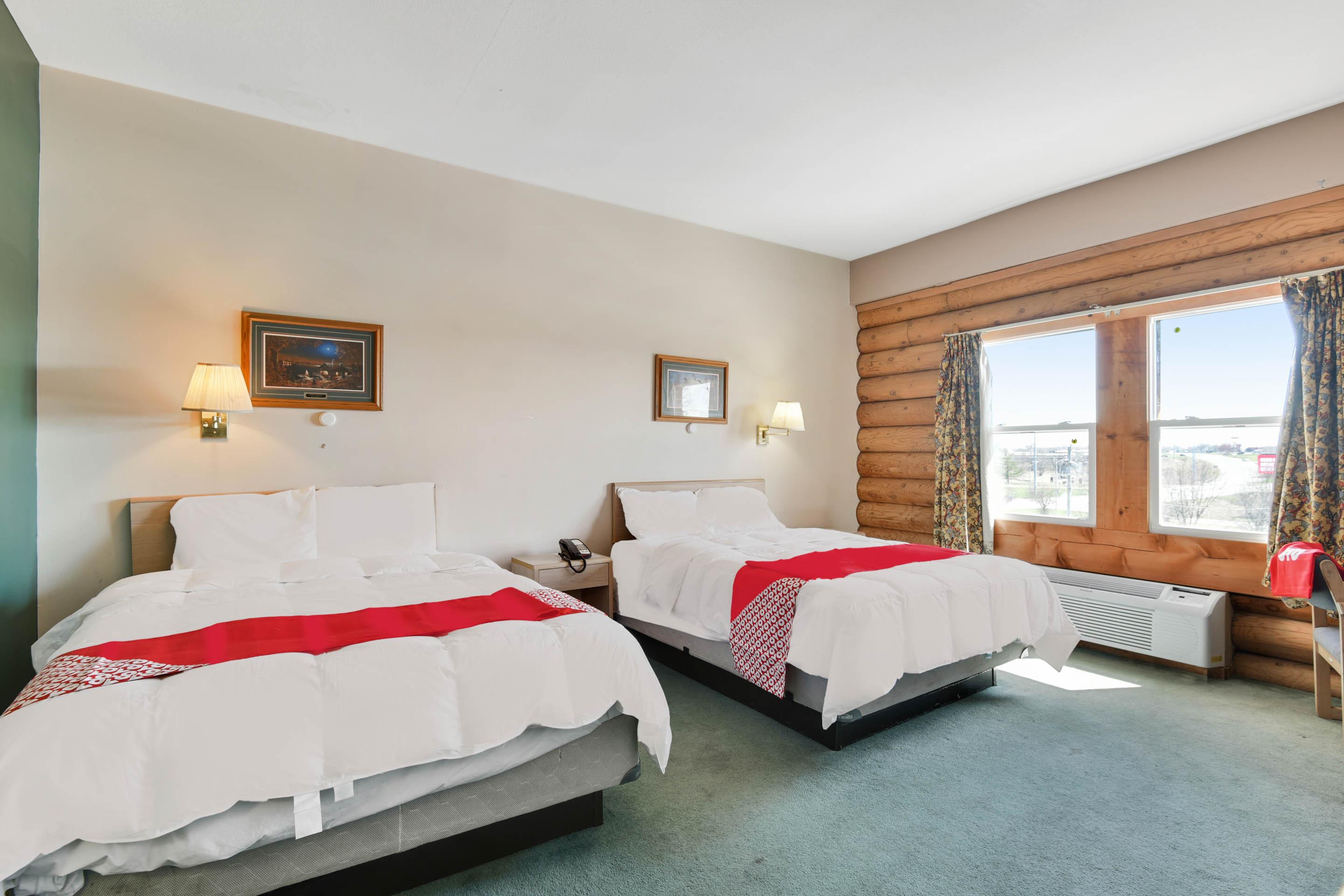 Casa Loma Inn & Suites By Oyo Davenport Ia Near I-80 المظهر الخارجي الصورة