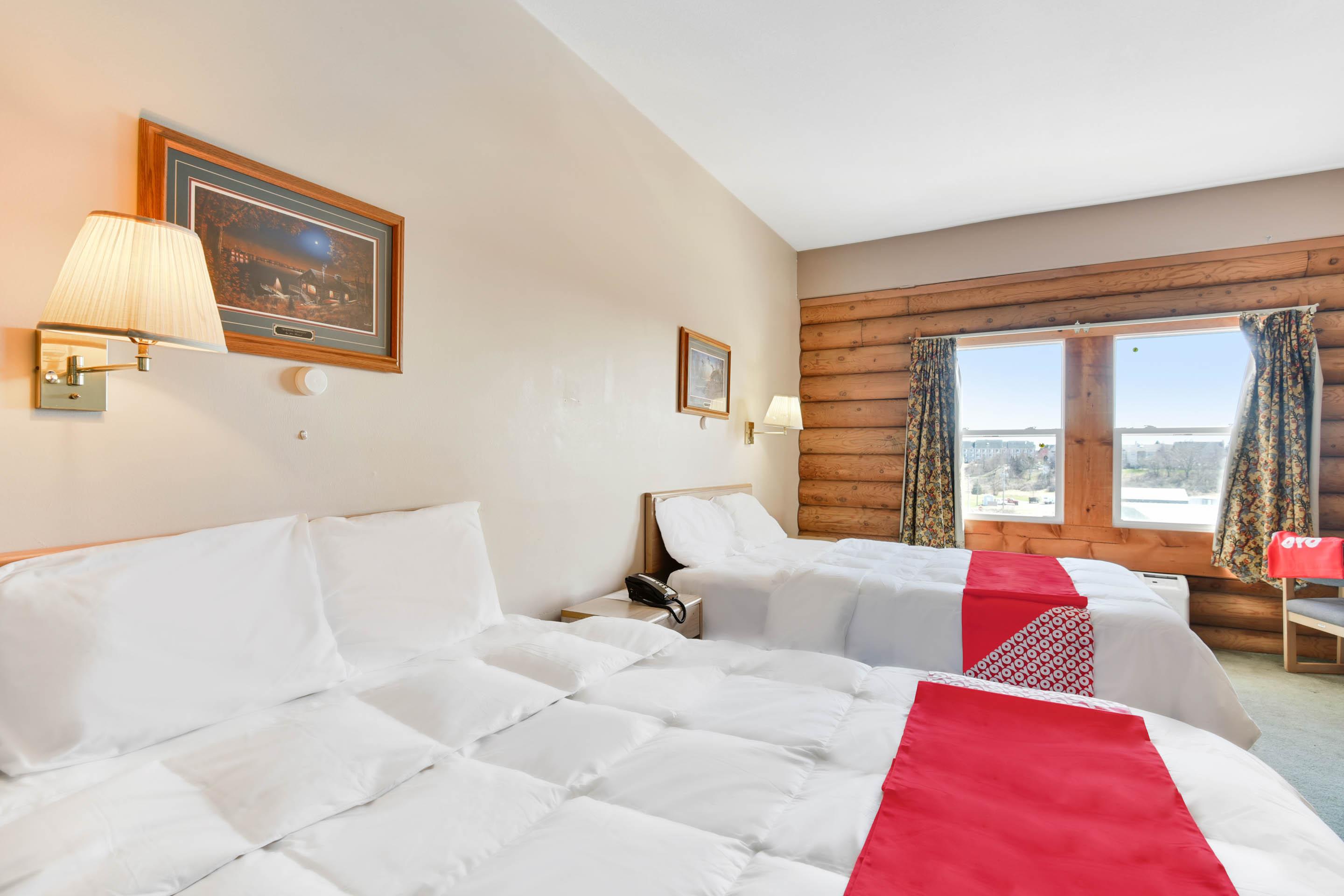 Casa Loma Inn & Suites By Oyo Davenport Ia Near I-80 المظهر الخارجي الصورة