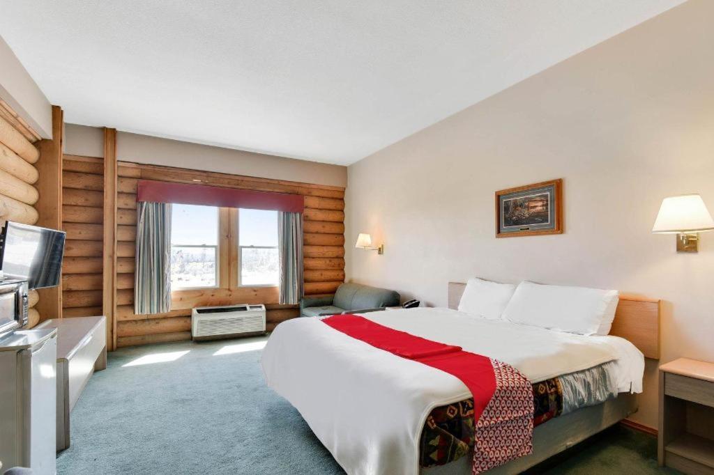 Casa Loma Inn & Suites By Oyo Davenport Ia Near I-80 المظهر الخارجي الصورة