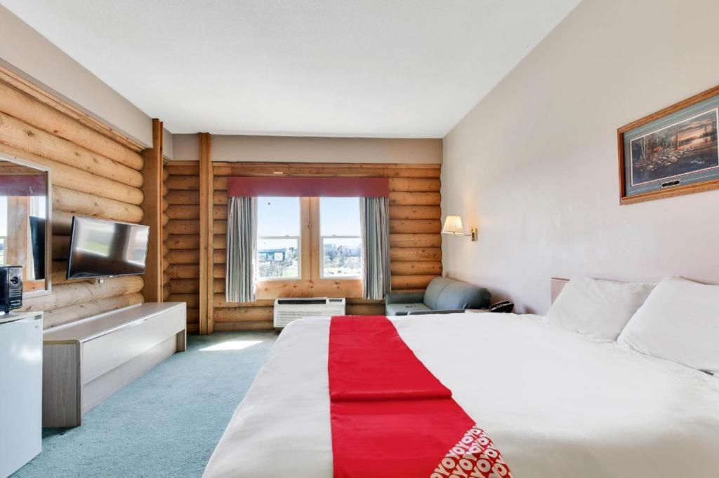 Casa Loma Inn & Suites By Oyo Davenport Ia Near I-80 المظهر الخارجي الصورة