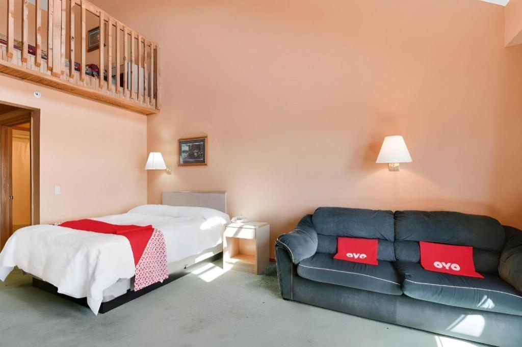 Casa Loma Inn & Suites By Oyo Davenport Ia Near I-80 المظهر الخارجي الصورة